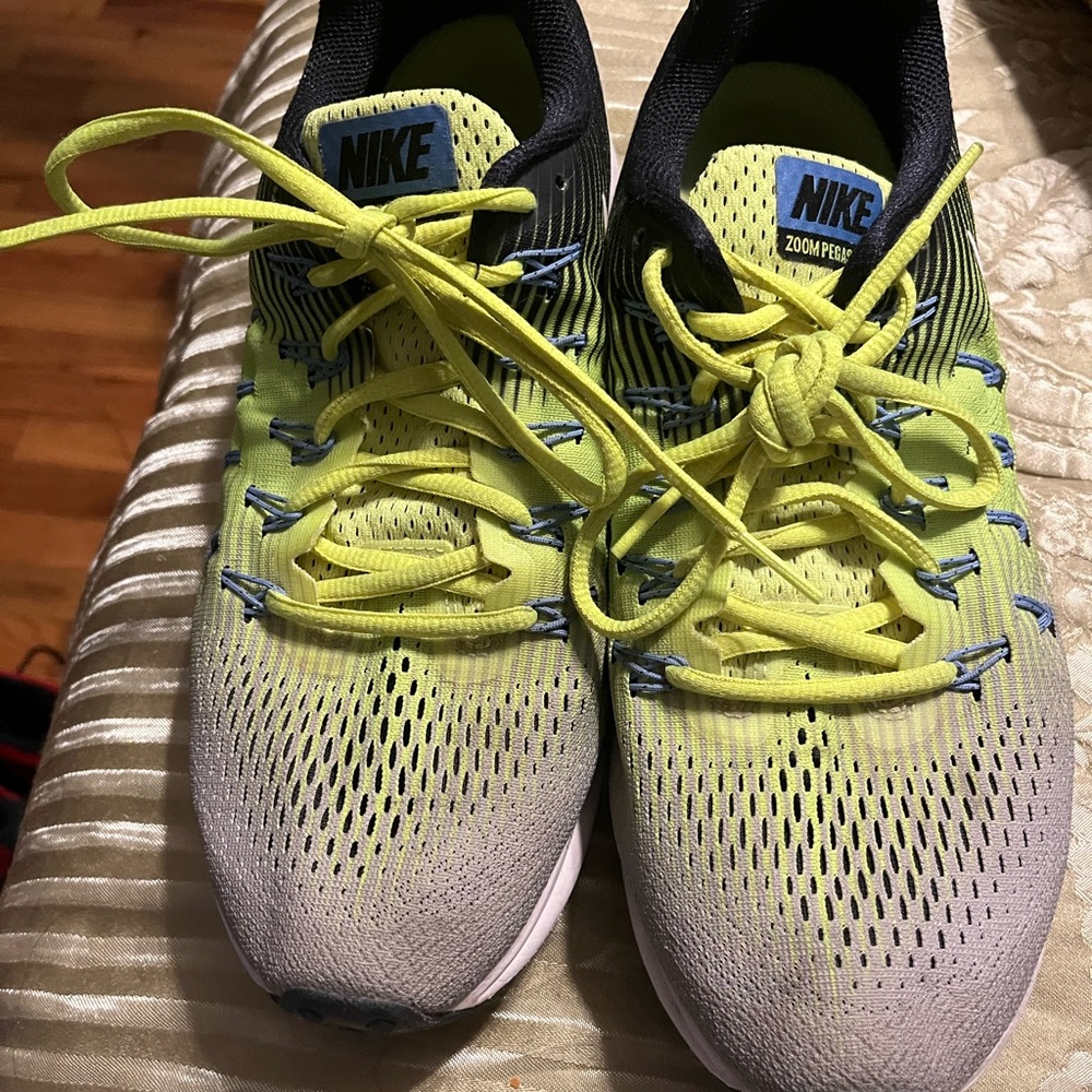 Nike Zoom Series Yellow and Gray Sneakers